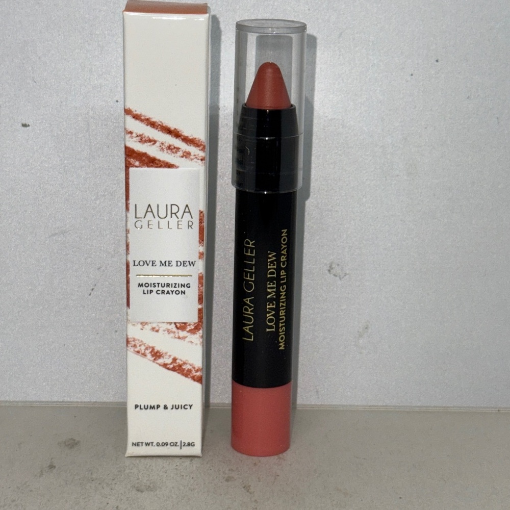 NIB Laura Geller Love Me Dew APRICOT DREAM Moisturizing Lip Crayon 0.09oz